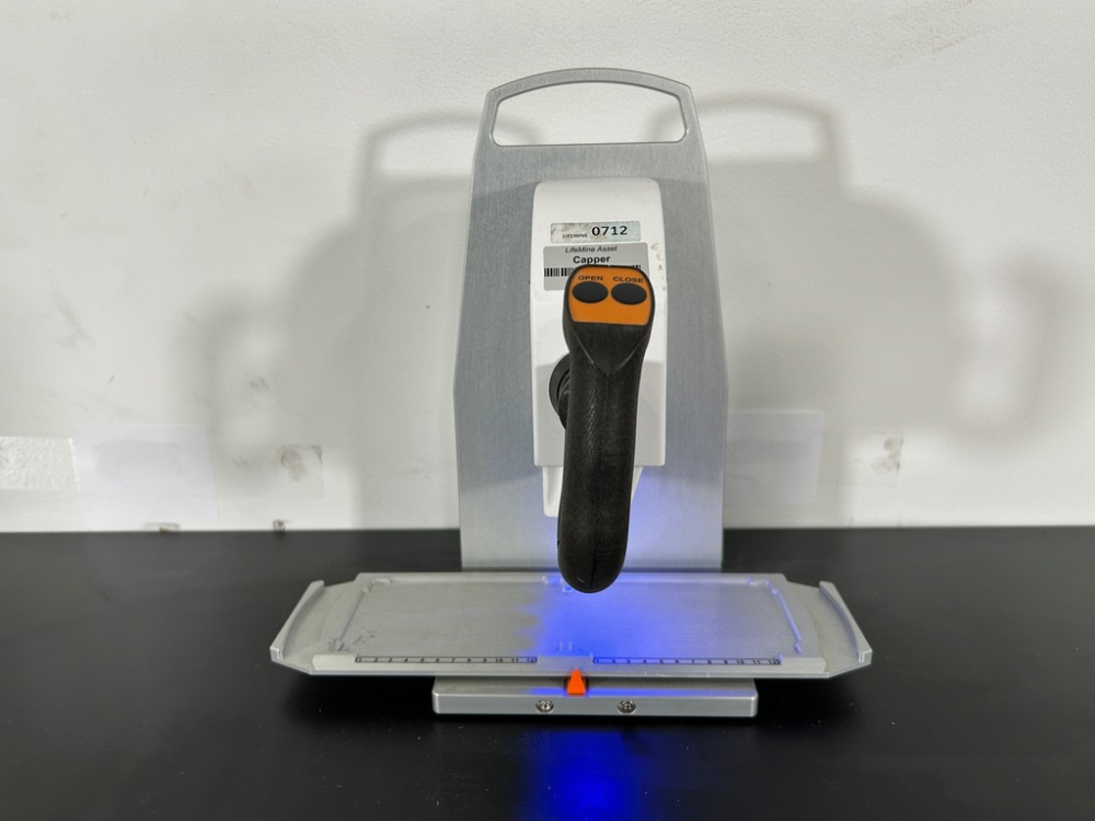 Image of FluidX Electric Liquid Handler